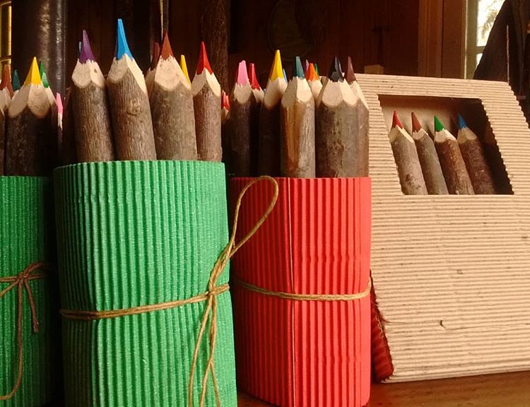 Creativos lápices con materiales reciclados